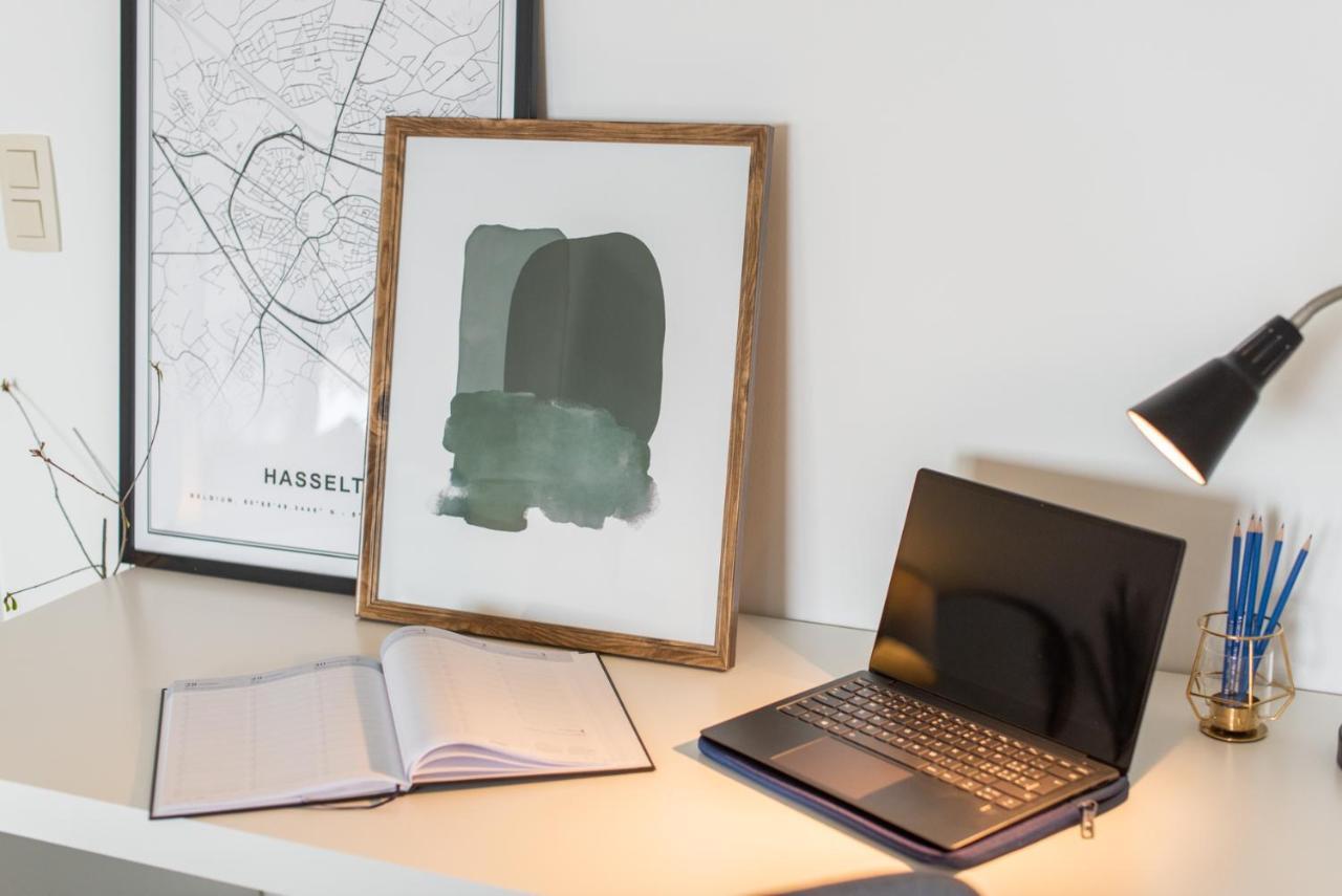 Shs Homes-Luxe Highrise, 2 Bedrooms, Kitchen, Free Parking, Stunning View, Large Tarrasse, Workspace Hasselt Exteriör bild