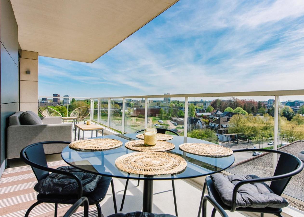 Shs Homes-Luxe Highrise, 2 Bedrooms, Kitchen, Free Parking, Stunning View, Large Tarrasse, Workspace Hasselt Exteriör bild