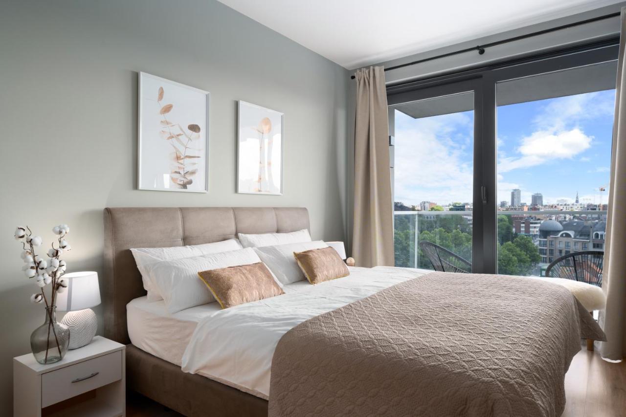 Shs Homes-Luxe Highrise, 2 Bedrooms, Kitchen, Free Parking, Stunning View, Large Tarrasse, Workspace Hasselt Exteriör bild