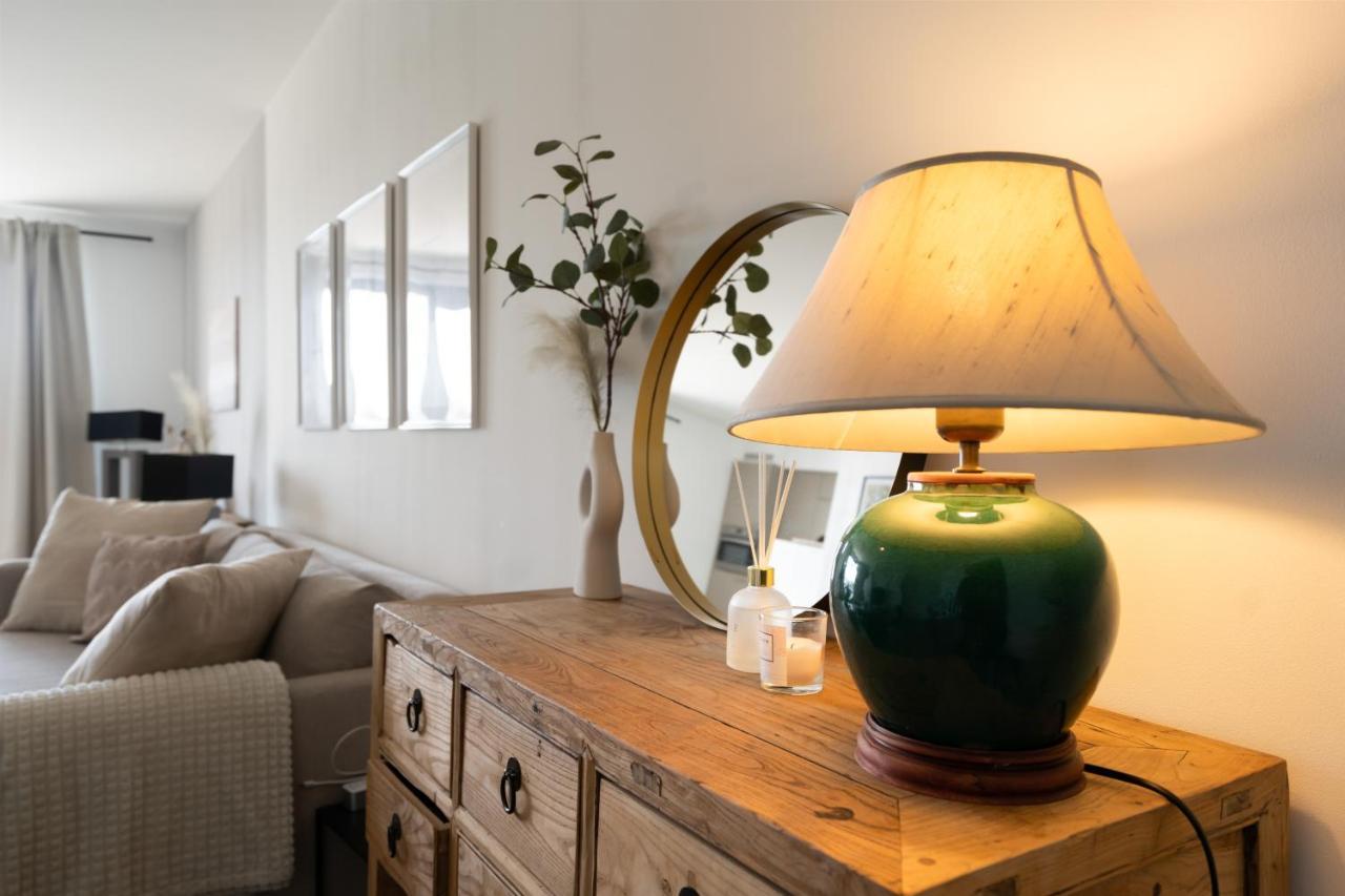Shs Homes-Luxe Highrise, 2 Bedrooms, Kitchen, Free Parking, Stunning View, Large Tarrasse, Workspace Hasselt Exteriör bild