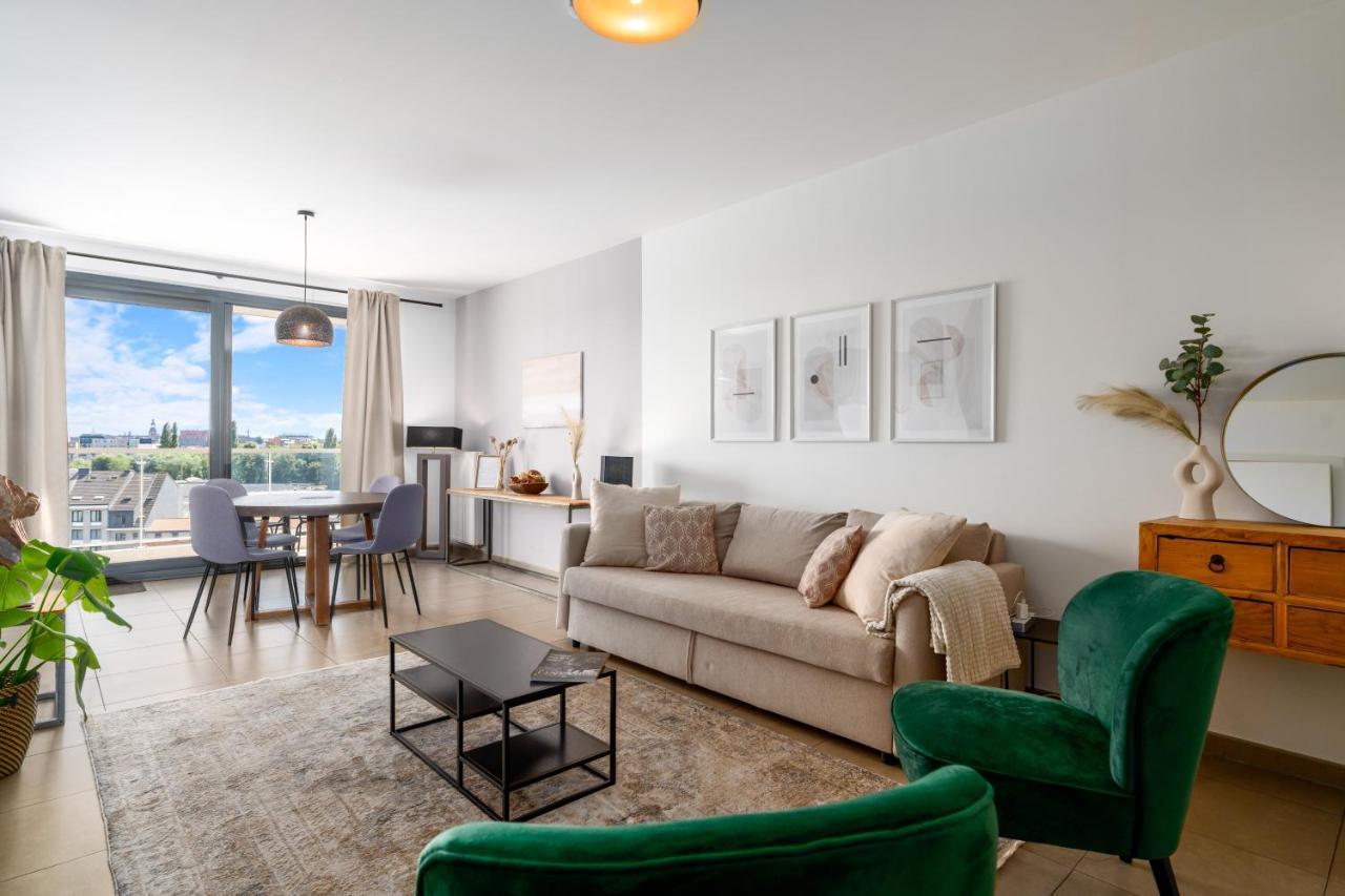 Shs Homes-Luxe Highrise, 2 Bedrooms, Kitchen, Free Parking, Stunning View, Large Tarrasse, Workspace Hasselt Exteriör bild
