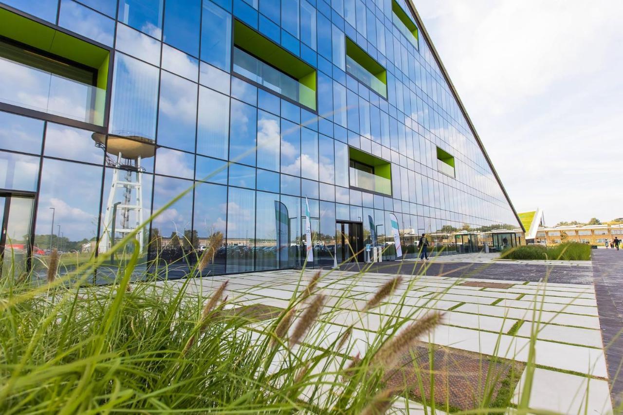 Shs Homes-Luxe Highrise, 2 Bedrooms, Kitchen, Free Parking, Stunning View, Large Tarrasse, Workspace Hasselt Exteriör bild
